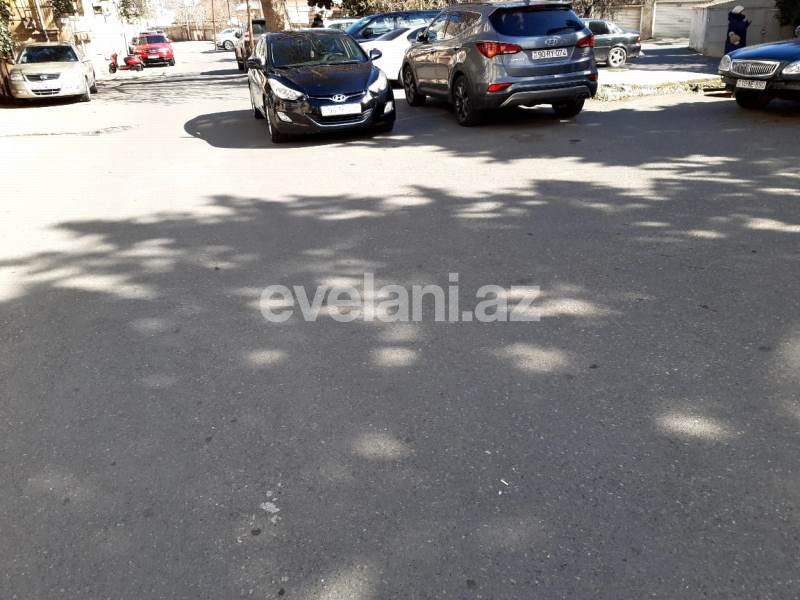 Satılır, köhnə tikili, 3 otaqlı, 70 m², Elmlər Akademiyası m.