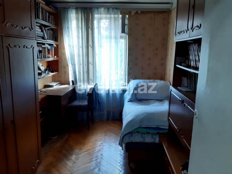 Satılır, köhnə tikili, 3 otaqlı, 70 m², Elmlər Akademiyası m.