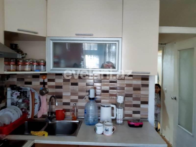 Satılır, köhnə tikili, 3 otaqlı, 70 m², Elmlər Akademiyası m.