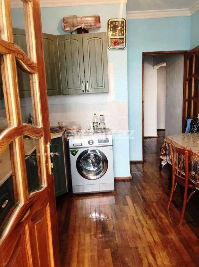 Sale, old building, 3 room, 70 m², Azadlig prospekti m.