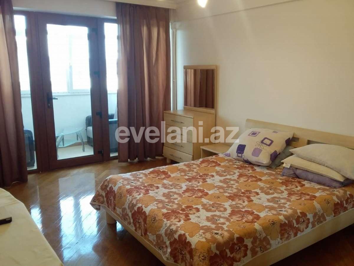 Rent, old building, 3 room, 80 m², 28 may m.