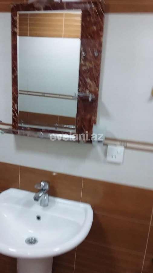 Rent, old building, 3 room, 80 m², 28 may m.