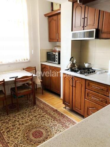 Sale, old building, 3 room, 100 m², Narimanov r.