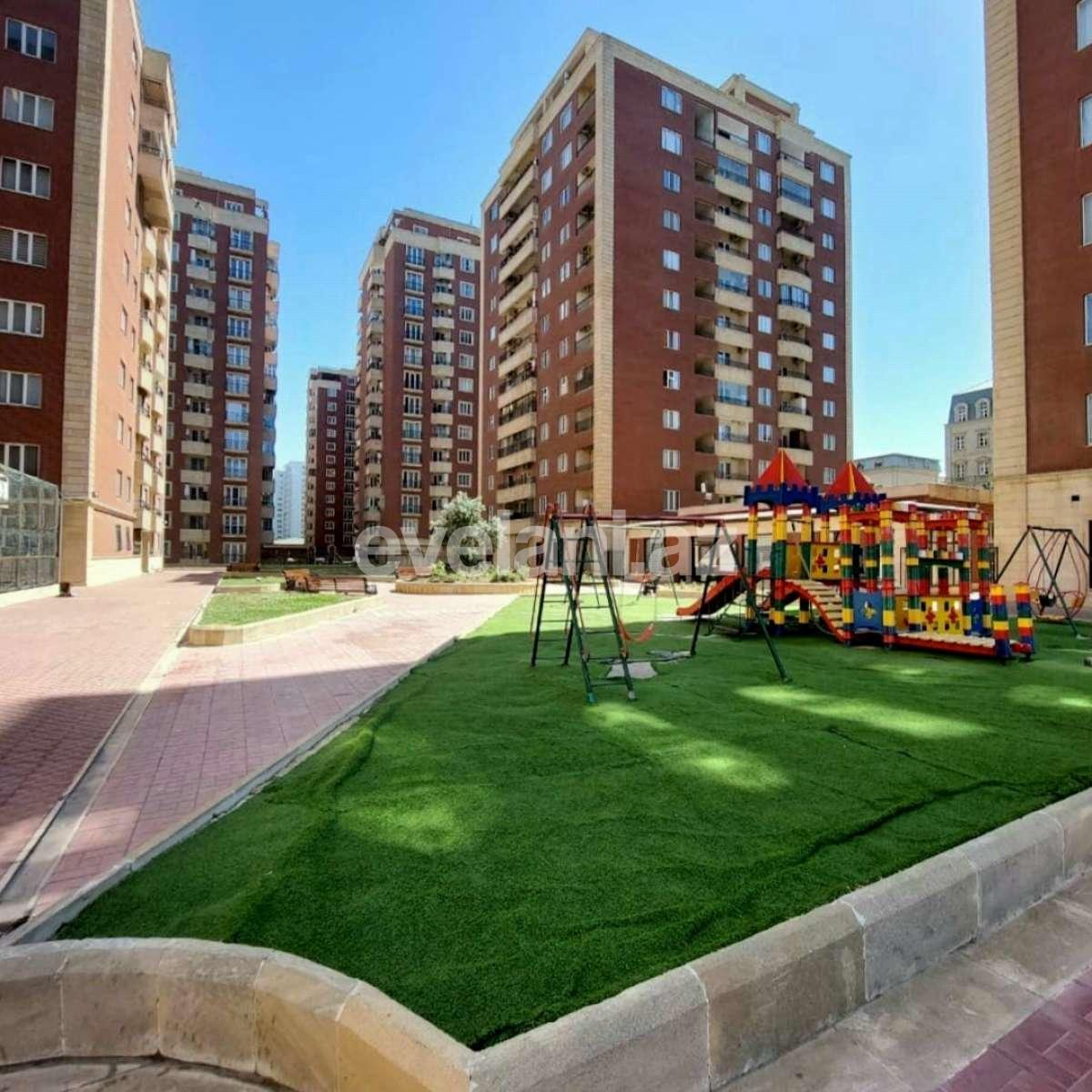 Satılır, yeni tikili, 3 otaqlı, 130 m², 28 may m.