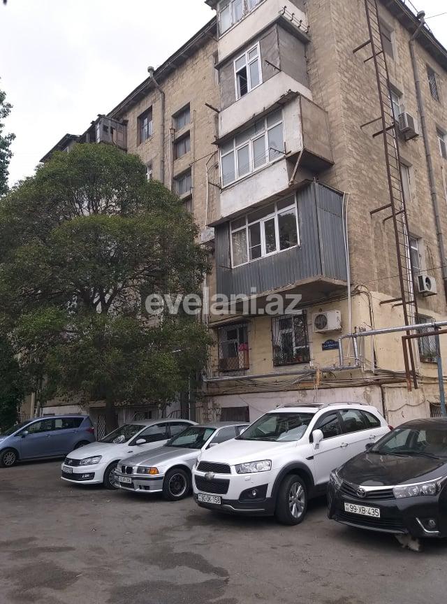 Sale, old building, 2 room, 50 m², Elmlar Akademiyası m.