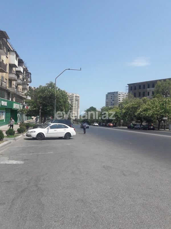 Satılır, köhnə tikili, 2 otaqlı, 48 m², Elmlər Akademiyası m.