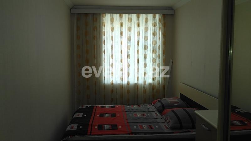 Rent, old building, 3 room, 70 m², Elmlar Akademiyası m.
