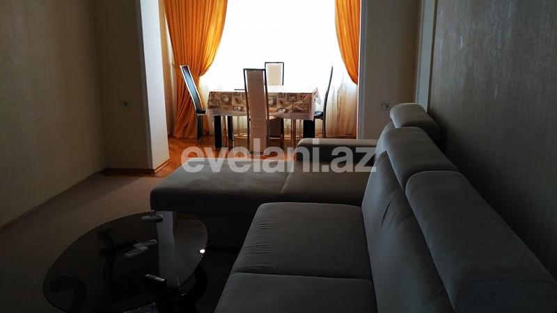 Rent, old building, 3 room, 70 m², Elmlar Akademiyası m.
