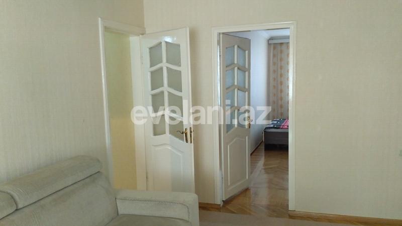 Rent, old building, 3 room, 70 m², Elmlar Akademiyası m.