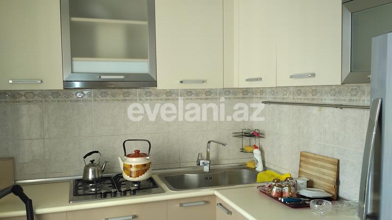 Rent, old building, 3 room, 70 m², Elmlar Akademiyası m.