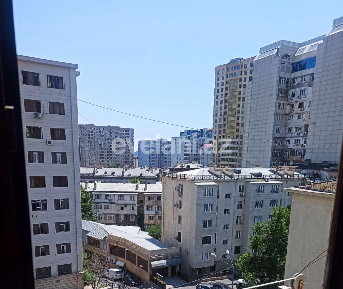 Kirayə verilir, köhnə tikili, 2 otaqlı, 40 m², Elmlər Akademiyası m.