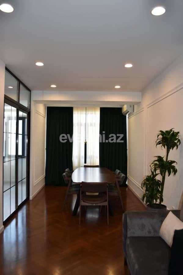 Satılır, yeni tikili, 3 otaqlı, 120 m², 28 may m.