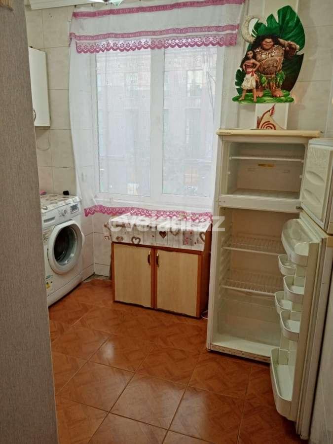 Kirayə verilir, köhnə tikili, 1 otaqlı, 35 m², Elmlər Akademiyası m.