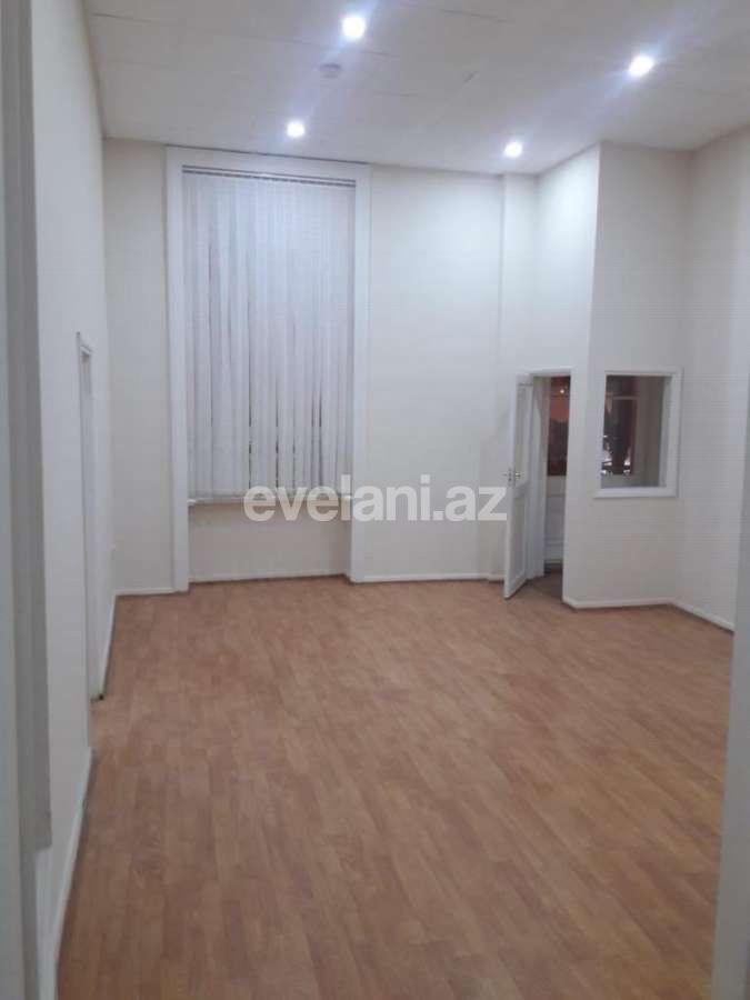 Satılır, köhnə tikili, 4 otaqlı, 179 m², Sahil m.