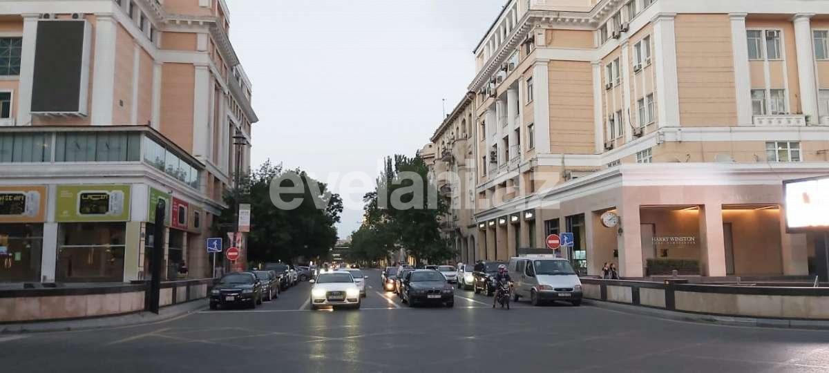 Satılır, köhnə tikili, 4 otaqlı, 179 m², Sahil m.