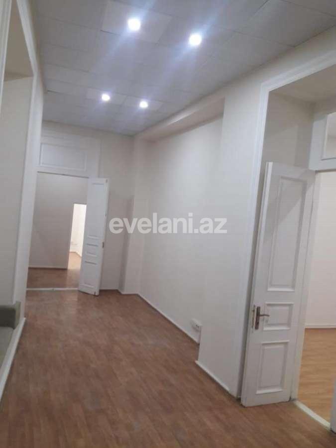 Satılır, köhnə tikili, 4 otaqlı, 179 m², Sahil m.