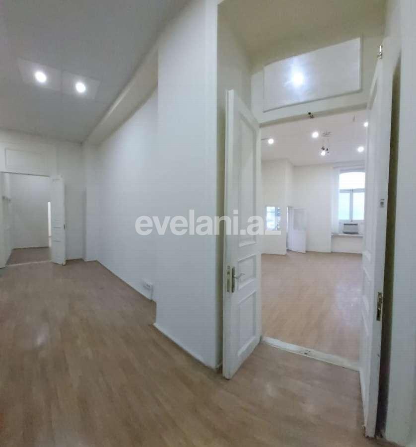 Satılır, köhnə tikili, 4 otaqlı, 179 m², Sahil m.