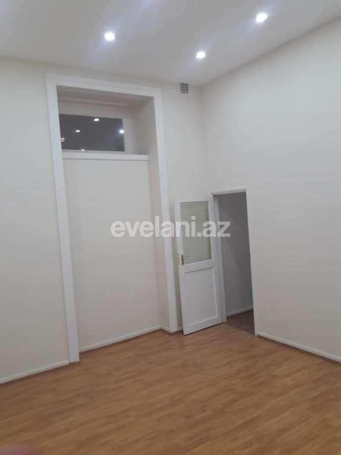 Satılır, köhnə tikili, 4 otaqlı, 179 m², Sahil m.