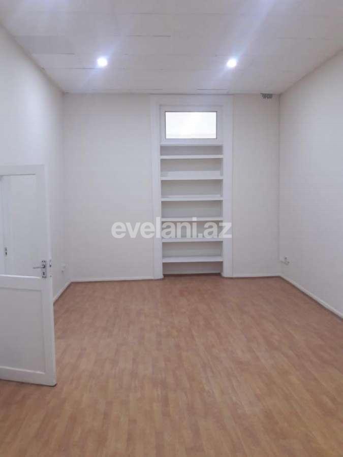 Satılır, köhnə tikili, 4 otaqlı, 179 m², Sahil m.