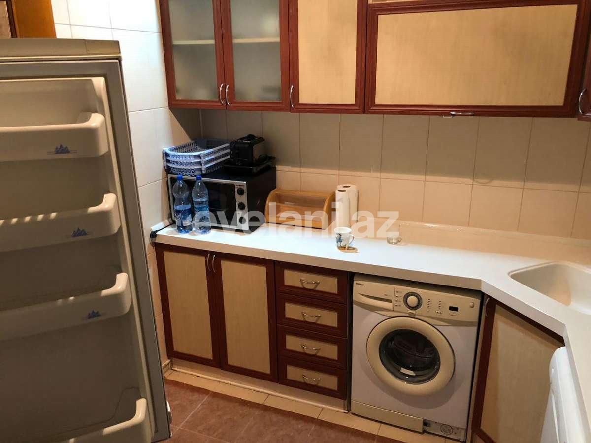 Kirayə verilir, köhnə tikili, 3 otaqlı, 90 m², Sahil m.