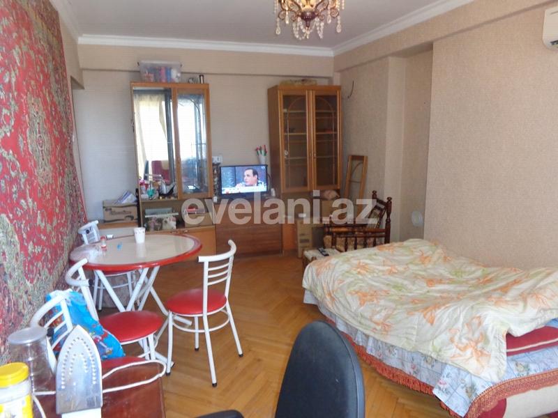 Sale, old building, 1 room, 42 m², Elmlar Akademiyası m.