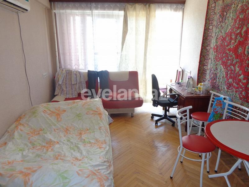 Sale, old building, 1 room, 42 m², Elmlar Akademiyası m.