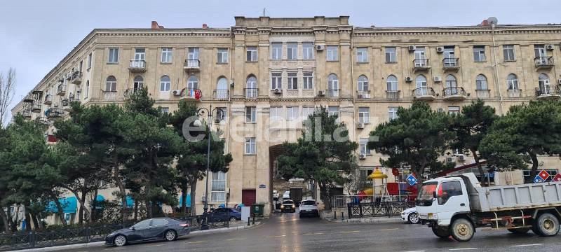 Продаётся, вторичка, 2-комнаты, 55 m², Элмляр Академиясы m.