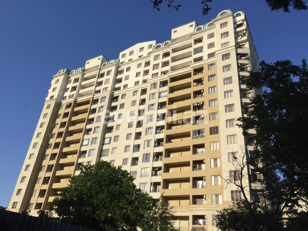 Satılır, yeni tikili, 2 otaqlı, 65 m², İnşaatçılar m.