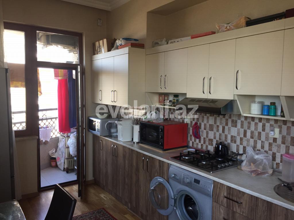Satılır, yeni tikili, 2 otaqlı, 65 m², İnşaatçılar m.