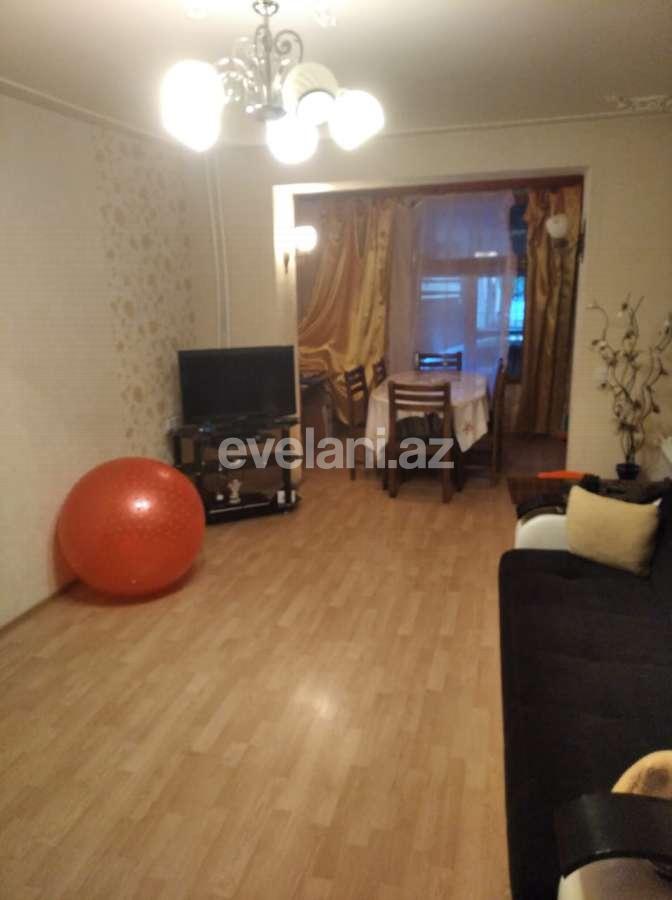 Sale, old building, 4 room, 100 m², Inshaatchilar m.