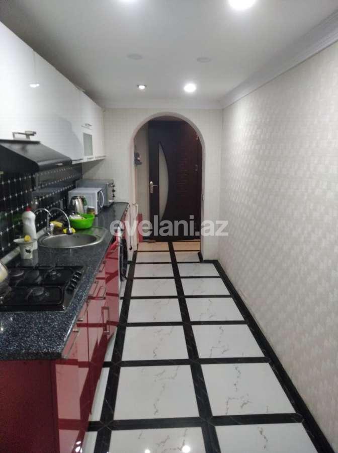 Sale, old building, 4 room, 100 m², Inshaatchilar m.