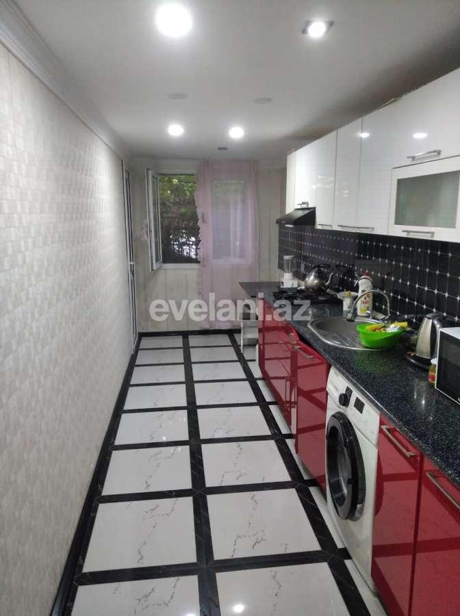 Sale, old building, 4 room, 100 m², Inshaatchilar m.