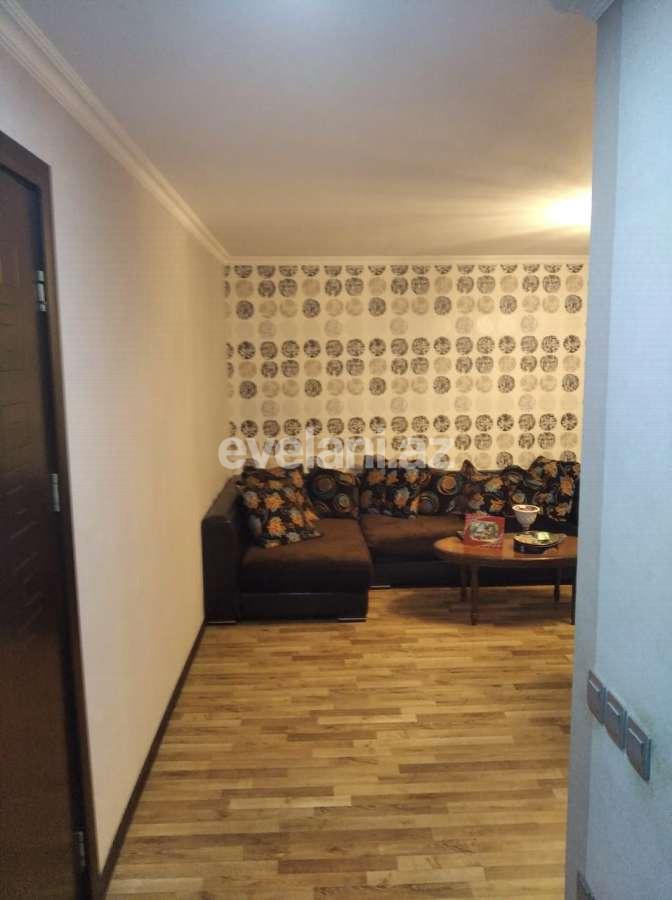 Sale, old building, 4 room, 100 m², Inshaatchilar m.