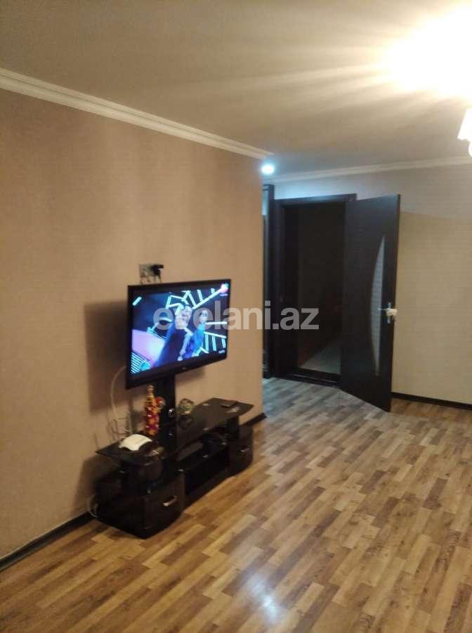 Sale, old building, 4 room, 100 m², Inshaatchilar m.