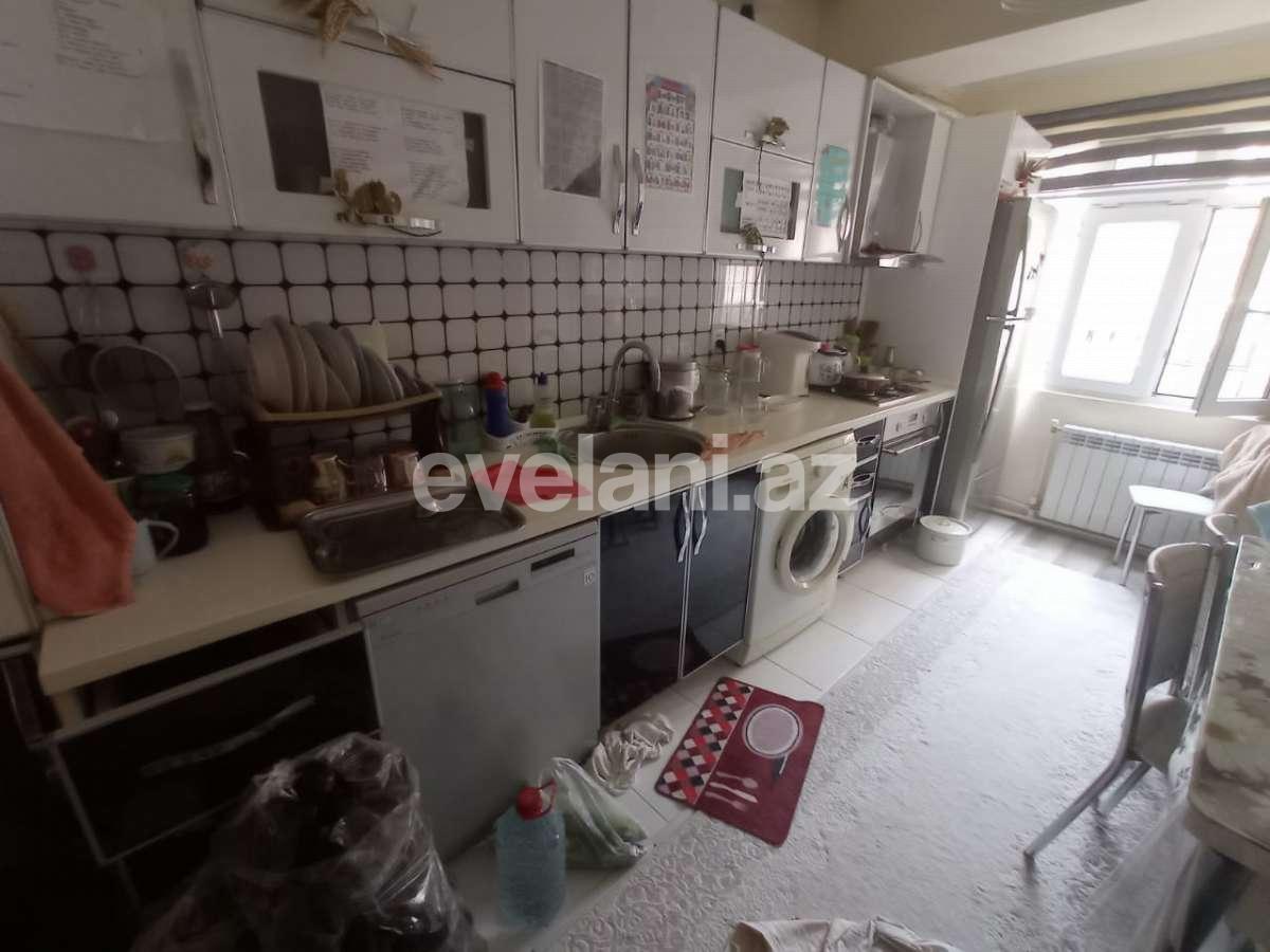 Продаётся, вторичка, 3-комнаты, 70 m², Элмляр Академиясы m.