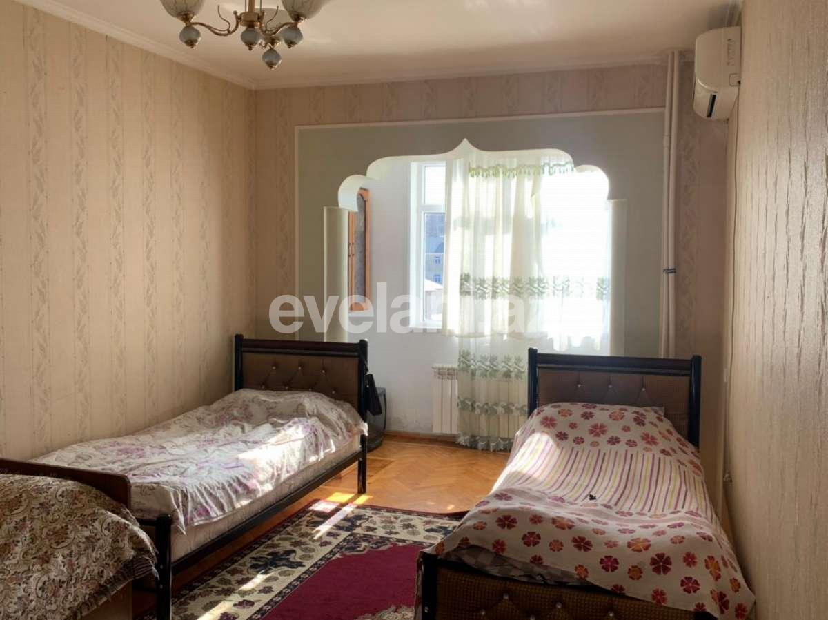 Satılır, köhnə tikili, 4 otaqlı, 110 m², İnşaatçılar m.