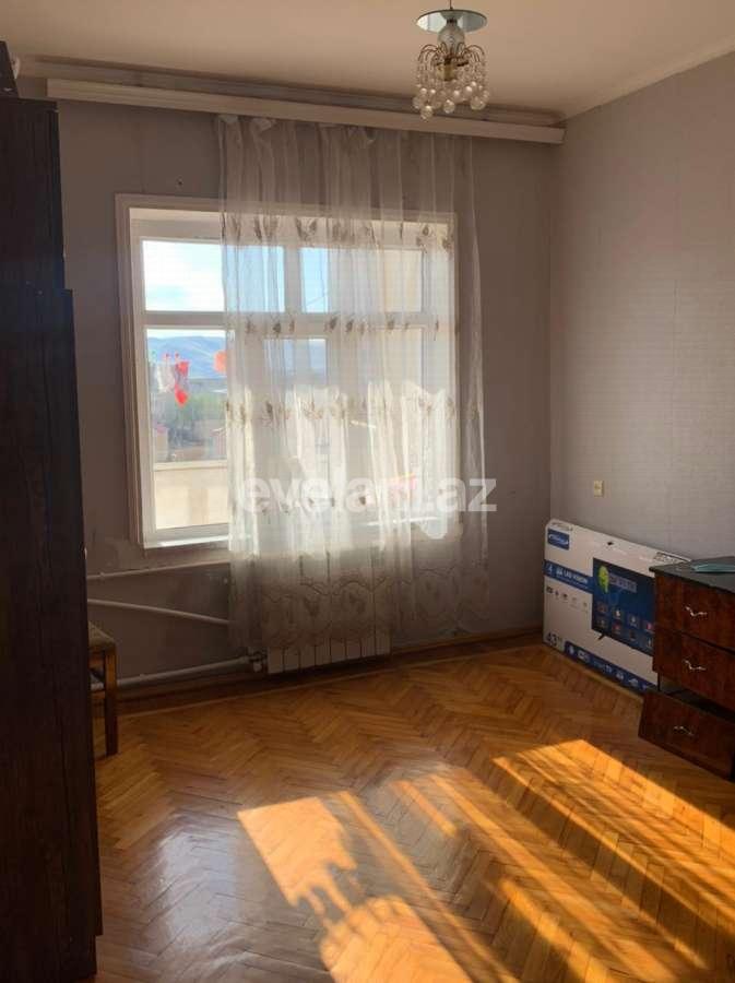 Satılır, köhnə tikili, 4 otaqlı, 110 m², İnşaatçılar m.