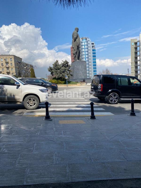 Satılır, köhnə tikili, 2 otaqlı, 55 m², Elmlər Akademiyası m.