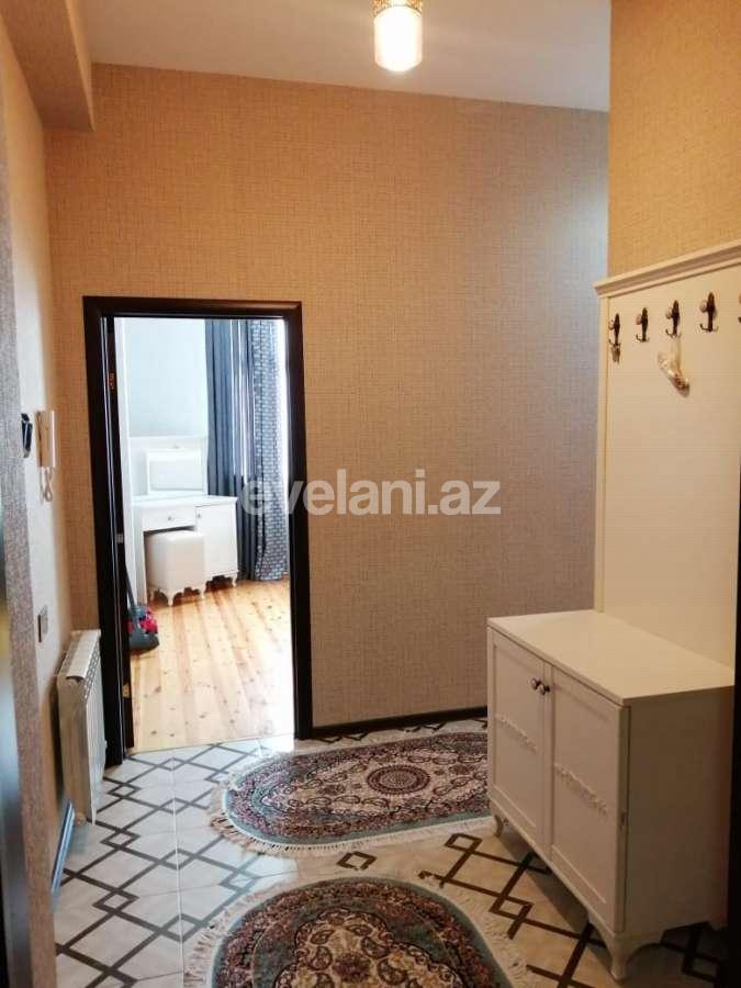 Kirayə verilir, yeni tikili, 2 otaqlı, 75 m², İnşaatçılar m.