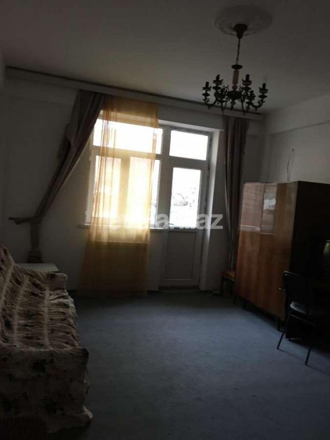 Kirayə verilir, yeni tikili, 2 otaqlı, 70 m², İnşaatçılar m.