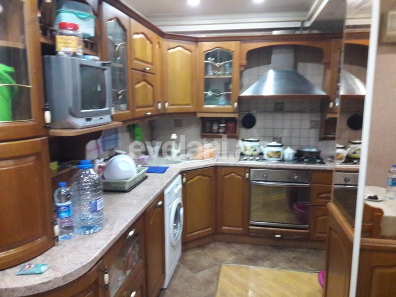 Продаётся, вторичка, 3-комнаты, 95 m², Элмляр Академиясы m.