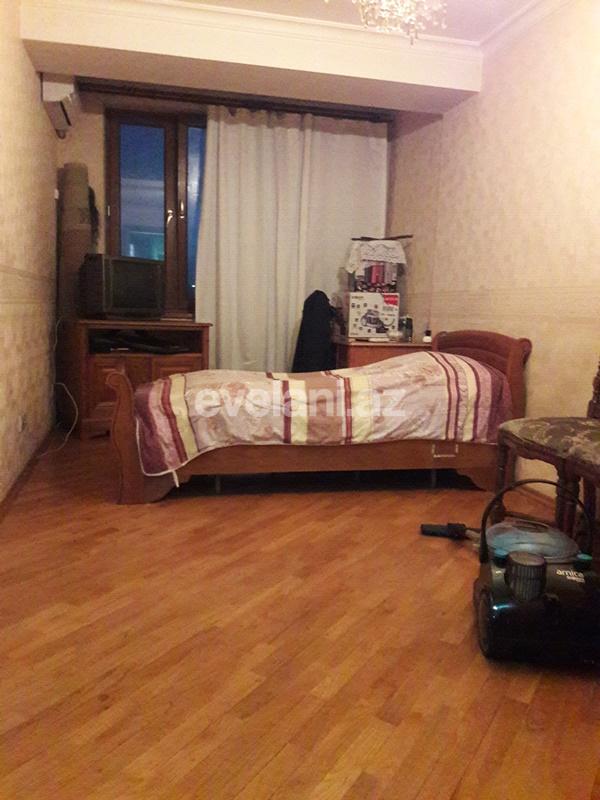 Продаётся, вторичка, 3-комнаты, 95 m², Элмляр Академиясы m.