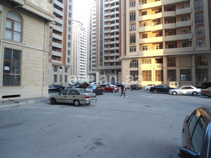 Satılır, yeni tikili, 2 otaqlı, 105 m², İnşaatçılar m.