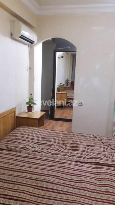 Sale, old building, 1 room, 42 m², Elmlar Akademiyası m.