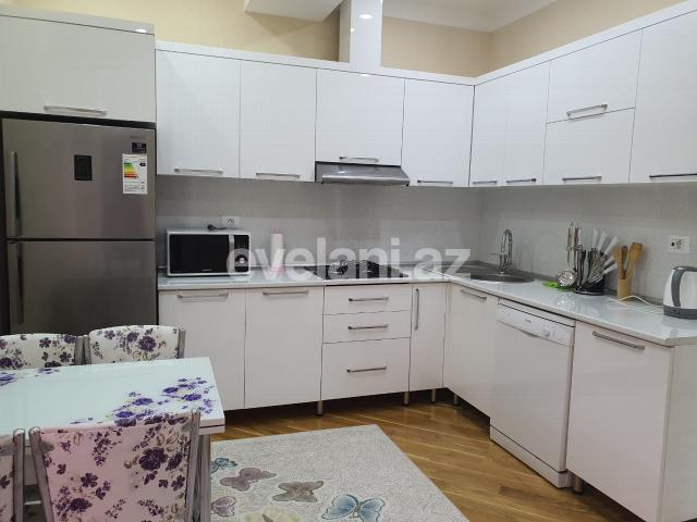 Kirayə verilir, yeni tikili, 2 otaqlı, 67 m², Şah İsmayıl Xətai m.