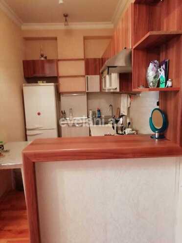 Kirayə verilir, yeni tikili, 2 otaqlı, 60 m², İnşaatçılar m.