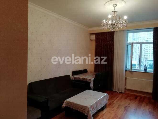 Kirayə verilir, yeni tikili, 2 otaqlı, 60 m², İnşaatçılar m.