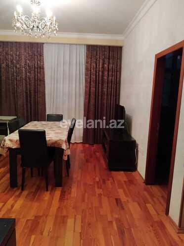 Kirayə verilir, yeni tikili, 2 otaqlı, 60 m², İnşaatçılar m.