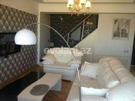 Rent, old building, 3 room, 80 m², Icheri Sheher m.