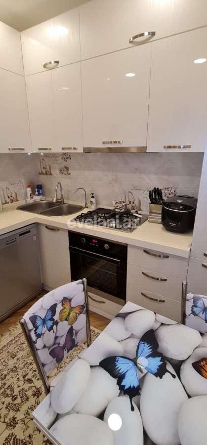 Satılır, köhnə tikili, 3 otaqlı, 90 m², Memar Əcəmi m.